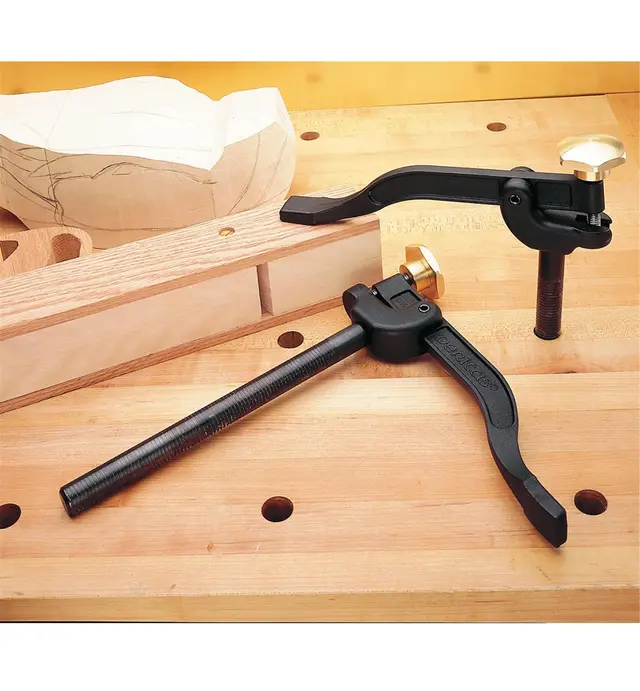 Cast-iron body with 20° bed angle &  guide screws that prevent blade shifting.