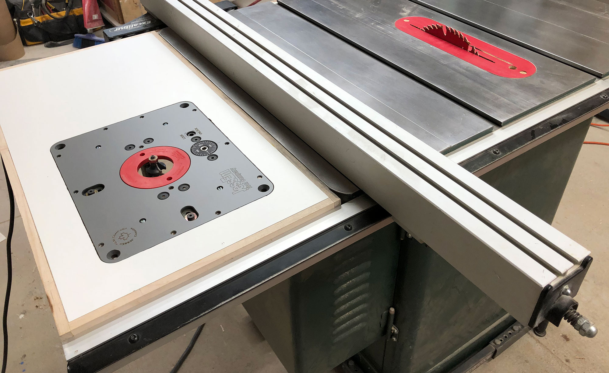 Saw fence serves double duty for both router and table saw